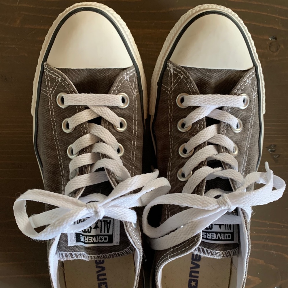 Grey hardly worn Converse
